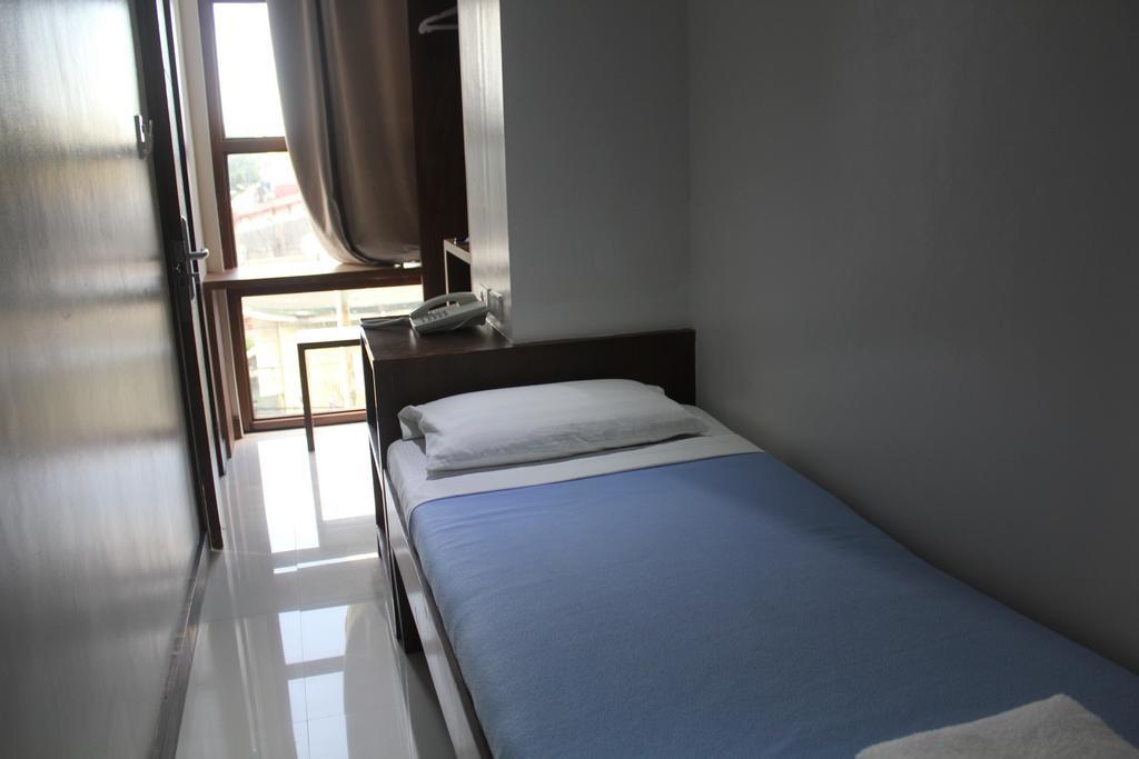 West Makati Hotel Makati City Luaran gambar