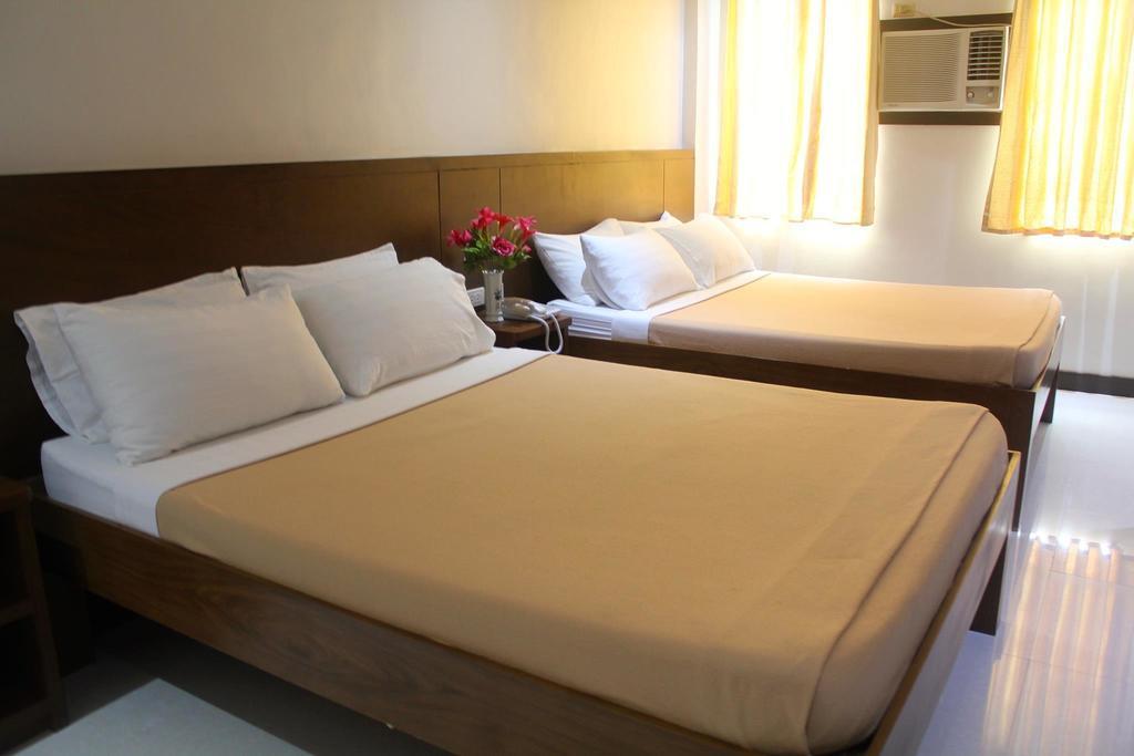 West Makati Hotel Makati City Bilik gambar