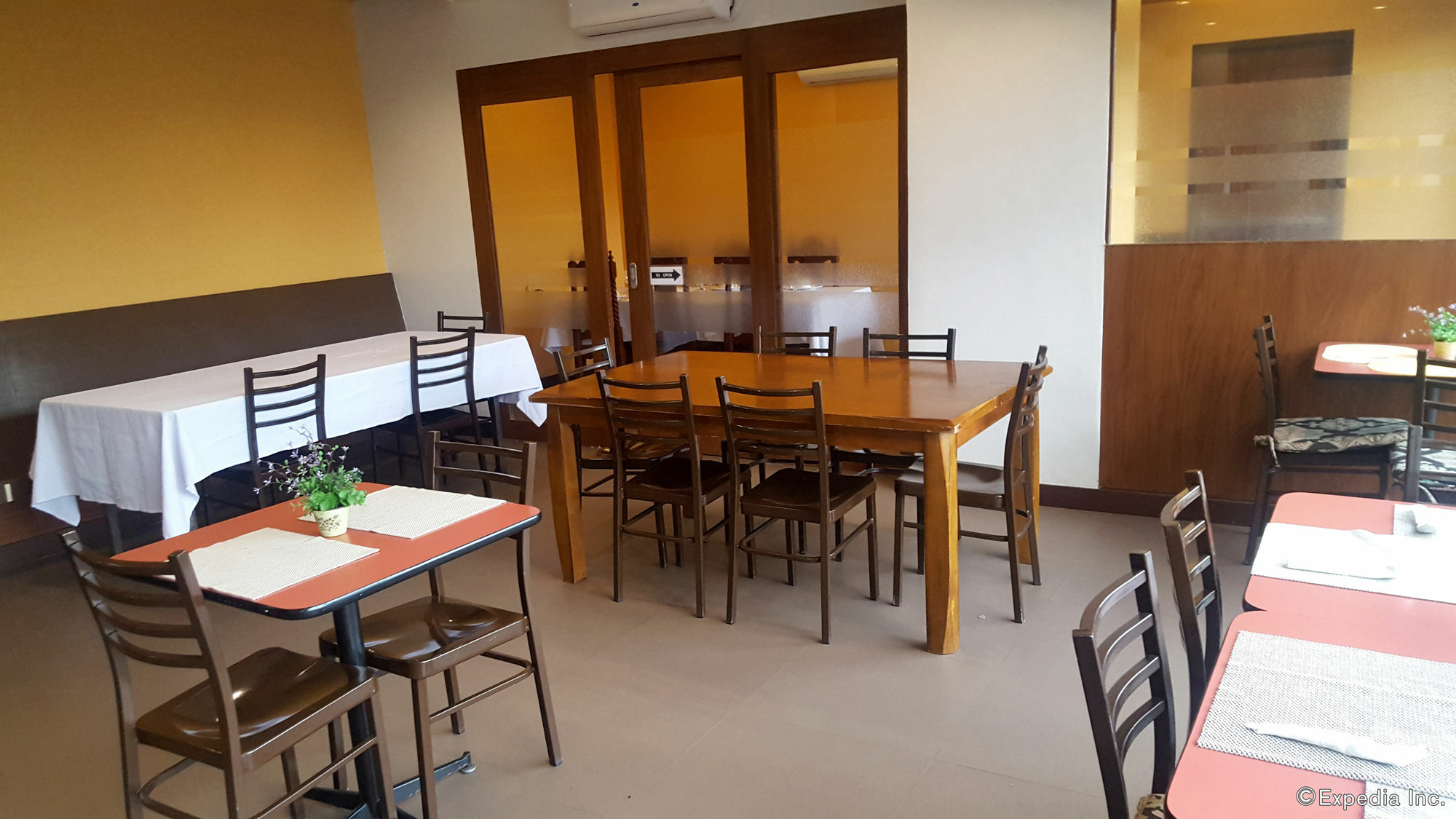 West Makati Hotel Makati City Luaran gambar